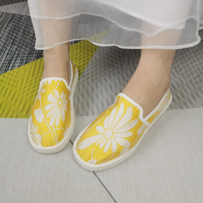 Handmade Floral Embroidered Cotton Slip-On Shoes – Breathable & Comfortable
